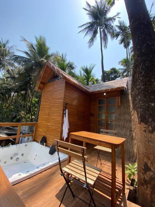 Mangifera Treehouse-Elixir Beach Farm-Jacuzzi-Cozy Alībāg Exterior photo