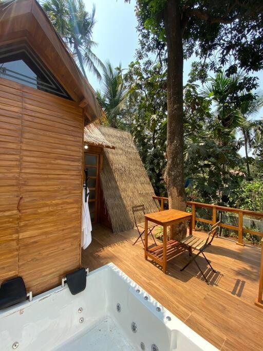 Mangifera Treehouse-Elixir Beach Farm-Jacuzzi-Cozy Alībāg Exterior photo